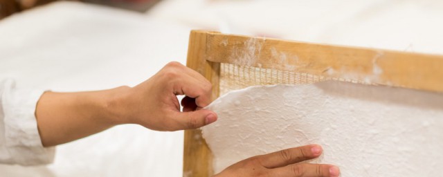 造紙術的發明者是誰 最早的紙是怎麼造出來的