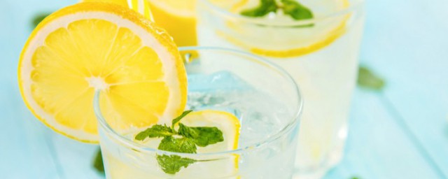 檸檬水什麼時候喝最好 常喝有什麼好處