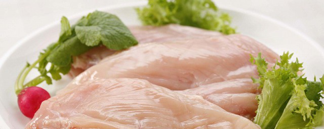 雞胸肉的熱量 每一百克含133大卡