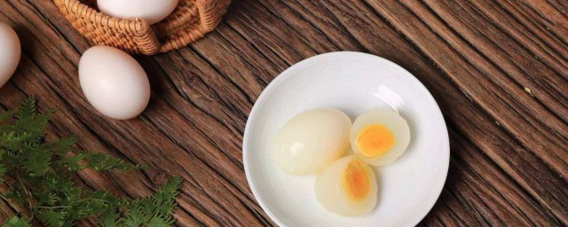 鴿子蛋和雞蛋哪個營養價值更高 鴿子蛋的營養價值