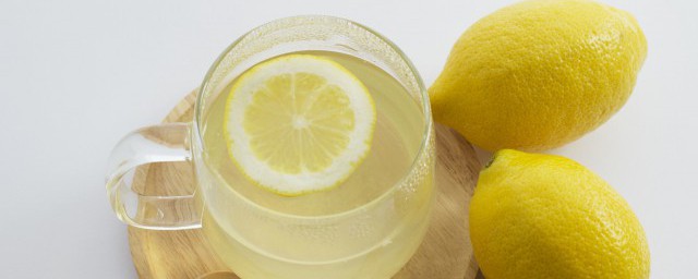 檸檬泡水喝有什麼好處 常喝檸檬泡水的好處