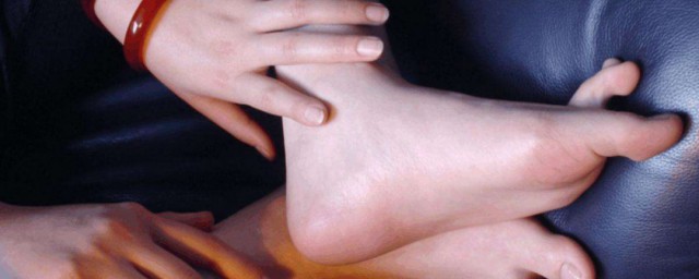 女生腳臭最有效的方法 女生腳臭最有效的方法是什麼