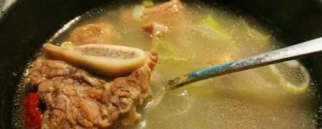 牛排骨和什麼煲湯最好 牛排骨湯的做法
