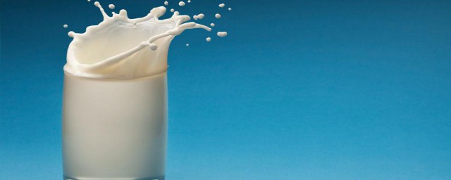 牛奶早上喝好還是晚上喝好 牛奶早上喝好還是晚上喝好的解析