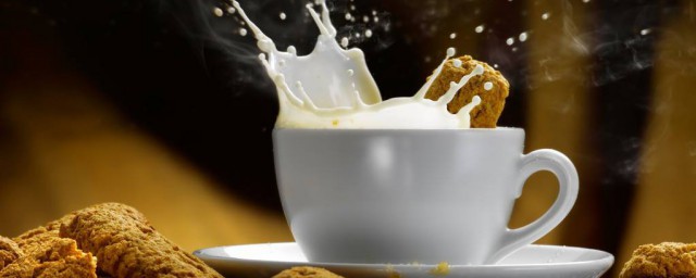 奶粉和牛奶哪個營養好 純牛奶和奶粉比哪個營養價值高