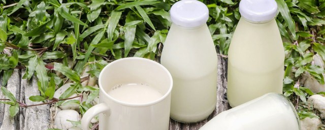 脫脂牛奶的功效與作用 脫脂牛奶的功效與作用介紹