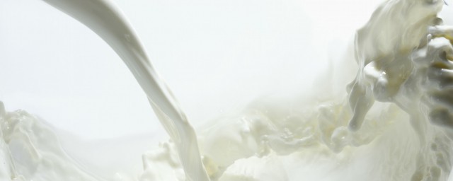哺乳期可以喝牛奶嗎 這裡有簡單說明