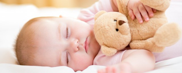 新生兒一天睡多久 關於新生兒一天睡多久