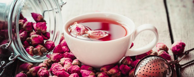 幹玫瑰花泡水喝的功效與作用 喝幹玫瑰花泡水的好處是什麼