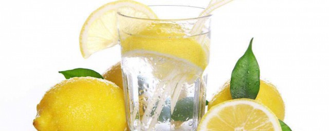 檸檬加蜂蜜泡水喝有什麼功效 檸檬加蜂蜜泡水喝的作用
