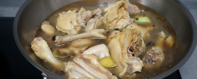 老母雞怎麼做好吃 老母雞燉湯的做法
