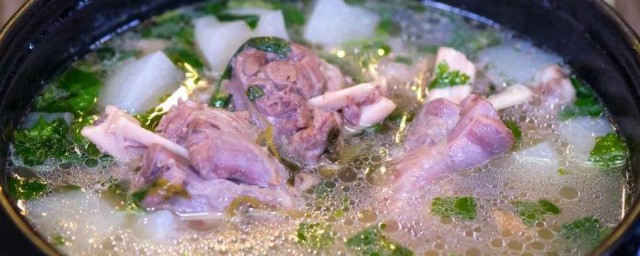 清燉羊肉湯怎麼煮好喝沒膻味 清燉羊肉湯去膻味方法