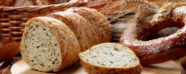 自制面包的做法 關於自制面包的做法介紹