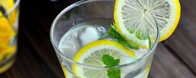 檸檬幹片泡水的功效和作用 對人體有什麼好處