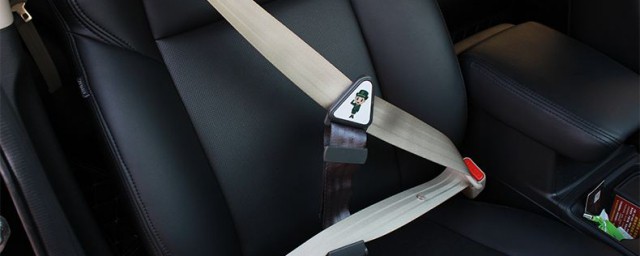 安全帶的正確掛扣 如何扣安全帶