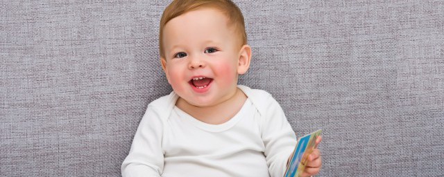 八個月寶寶的早教方法 如何對八個月的寶寶進行早教