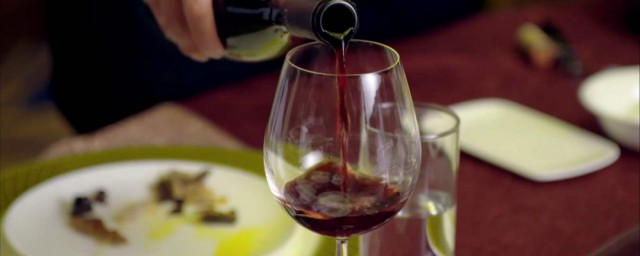 在傢自制葡萄酒的方法 自制葡萄酒步驟