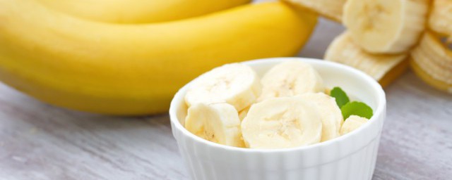 香蕉止咳的做法 香蕉燉冰糖止咳做法