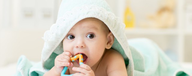 寶寶幾個月可以添加輔食 多大的寶寶能吃輔食
