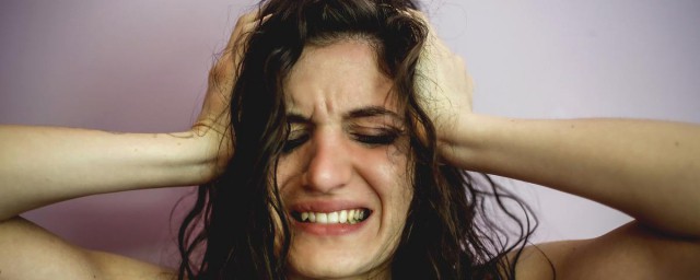為什麼人在哭泣時也會 流鼻涕 是什麼原因