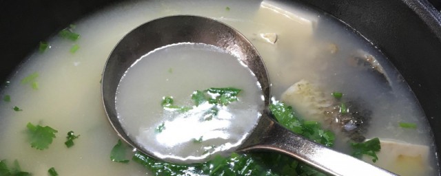 鯽魚豆腐湯要怎麼做 做i鯽魚豆腐湯的方法