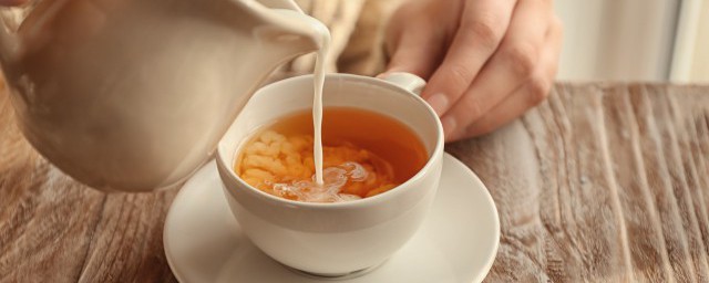 簡單好喝的奶茶做好瞭 如何做好一杯簡單好喝的奶茶