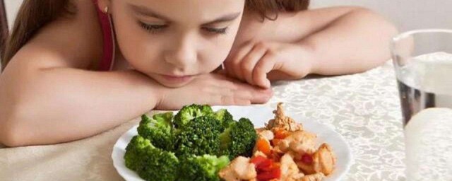 寶寶胃口不好吃怎麼辦 吃飯前給寶寶吃零食好不好