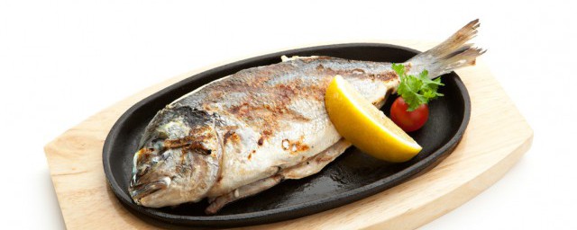 草魚怎麼做好吃又簡單的傢常菜 清蒸草魚怎麼做好吃又簡單
