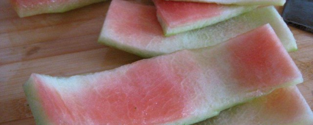 西瓜皮做涼粉怎麼做好吃 吃瞭有什麼好處