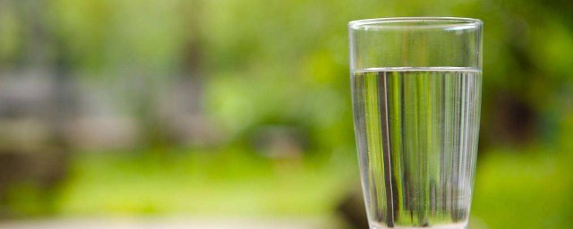 減脂要喝很多水嗎 喝水有用嗎