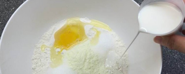 雞蛋牛奶做法簡單又好吃 雞蛋牛奶佈丁怎麼做