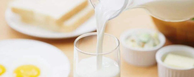 喝牛奶能豐胸嗎 喝牛奶能不能豐胸