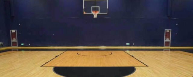 籃球場一般地板用什麼 籃球場用什麼地板