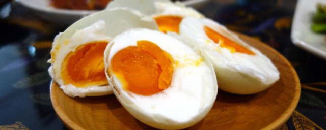 咸鴨蛋怎麼煮才不會破 吃咸鴨蛋的禁忌