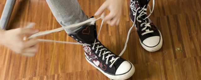 鞋底硬響怎麼解決 如何處理一雙吱吱響的鞋