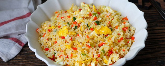 用剩米飯做蘿卜米飯 蘿卜米飯具體做法