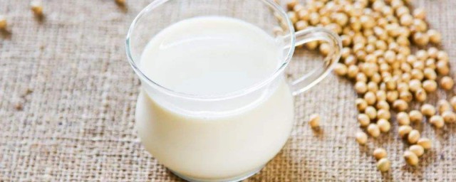 純牛奶好還是牛乳好 純牛奶和牛乳的區別介紹
