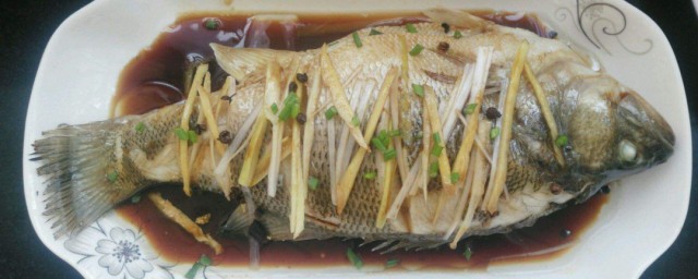鱸魚清蒸做法可以用生抽不 用生抽做鱸魚清蒸做法