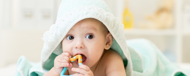 8個月寶寶奶粉選擇 怎麼給八個月的寶寶選擇奶粉