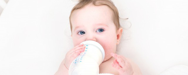 寶寶認奶瓶怎麼解決 如何對待寶寶認奶瓶