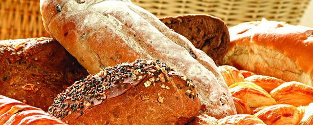 面包是不是用面粉 面包用什麼面粉做的