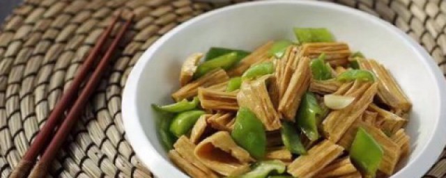 腐竹配什麼菜比較好吃 簡單又美味的青椒炒腐竹最好