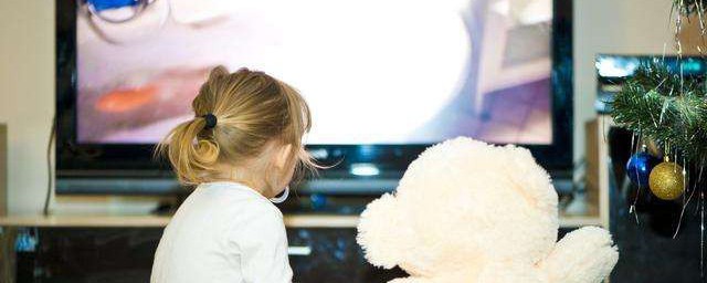 孩子總喜歡看電視和玩手機怎麼辦 總看電視解決方法