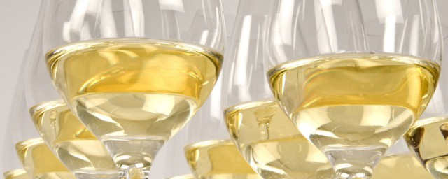 白葡萄酒的功效與作用 白葡萄酒的功效與作用是什麼