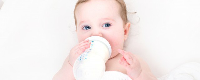 沖奶粉怎麼搓奶瓶 如何正確沖奶粉搖奶瓶