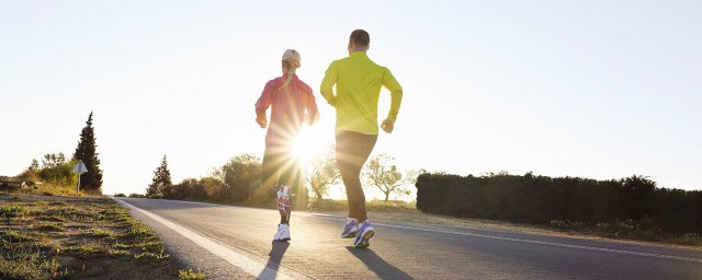 減肥跑步是沖刺跑還是慢跑好 減肥快跑好還是慢跑好