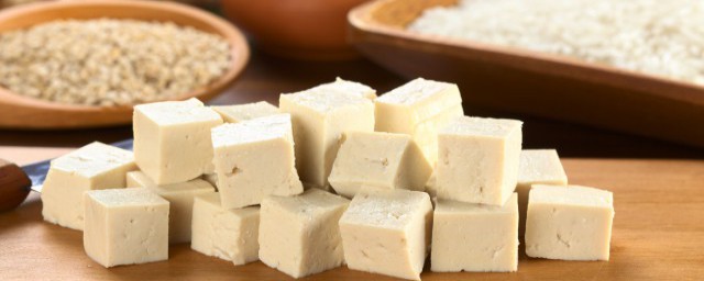 豆腐是什麼做成的 傢裡怎麼做豆腐呢