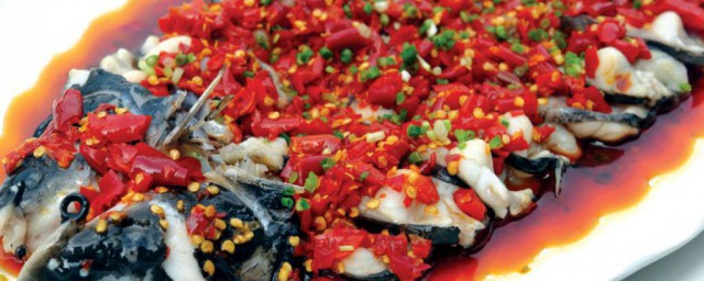 白鰱剁椒蒸怎麼做好吃 剁椒蒸鰱魚的美味做法