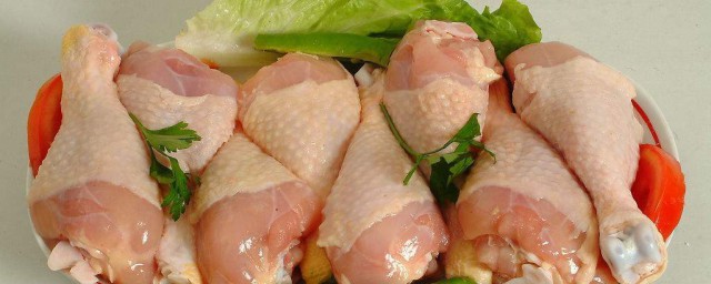 雞腿肉怎麼判斷新不新鮮 雞肉是怎麼看出它是否是新鮮的?