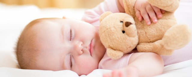 怎麼判斷寶寶是深睡眠 寶寶正在深睡眠的特征